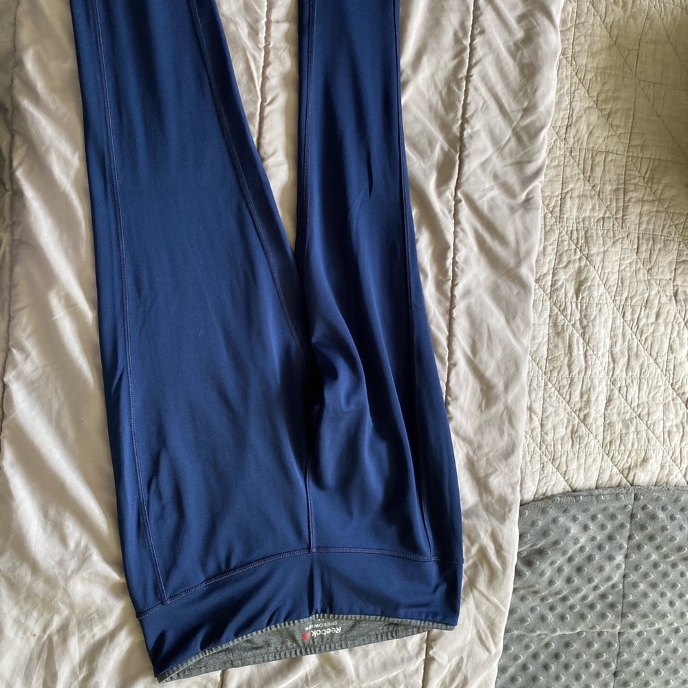Reebok size Medium leggings